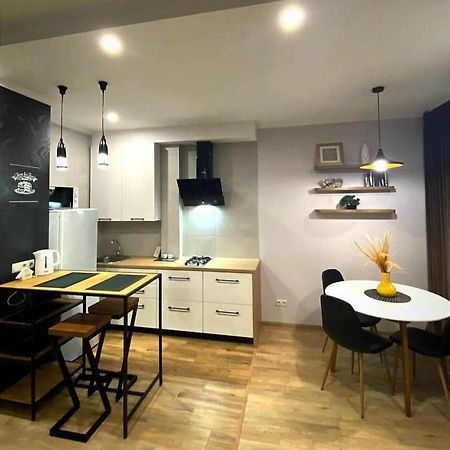 Stylish Apartment In The Historic Center Chernihiv Exterior photo