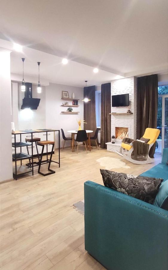 Stylish Apartment In The Historic Center Chernihiv Exterior photo