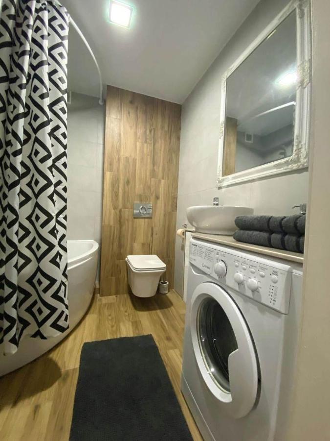 Stylish Apartment In The Historic Center Chernihiv Exterior photo