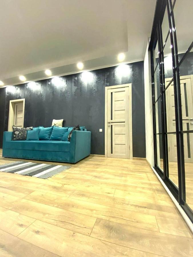 Stylish Apartment In The Historic Center Chernihiv Exterior photo
